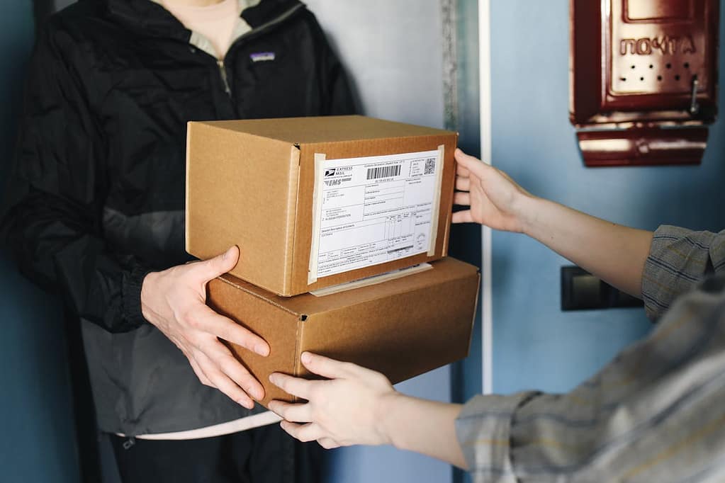 Parcel shipment covers the movement of individual packages – whether business-to-business, business-to-consumer, or cross-border – from origin to destination, coordinated through a network of courier partners rather than a single fixed carrier